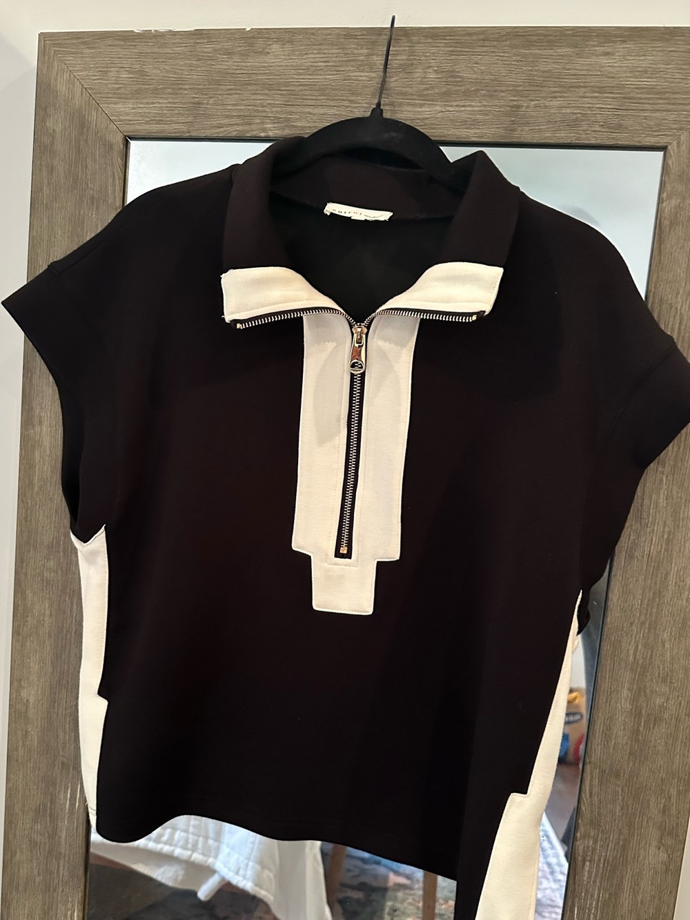 entro Black and White Zip-Front Polo